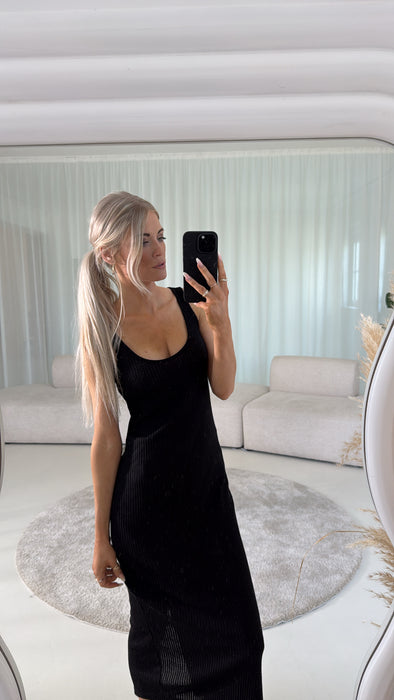 Kleid Black Lilly
