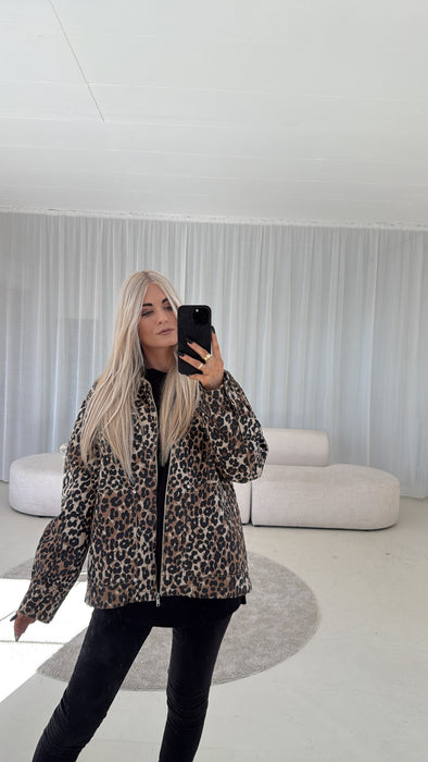 Leo Jacke mit Kragen