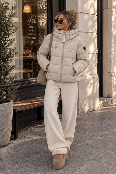 Pufferjacke Beige mit Kapuze