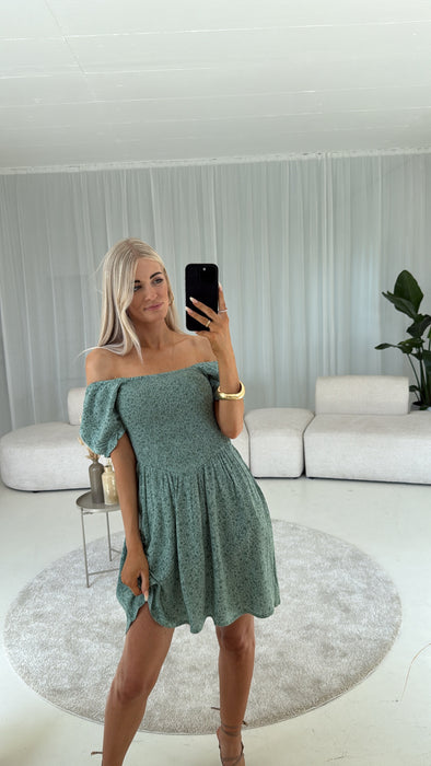 Dress Flowers Green - Ohne Rückgaberecht