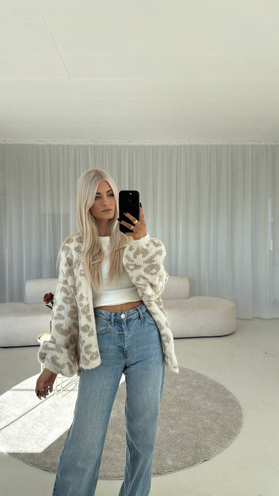 Cardigan Leo 12