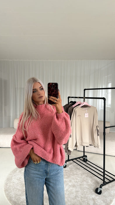 Cozy Pullover Lisa Rasberry