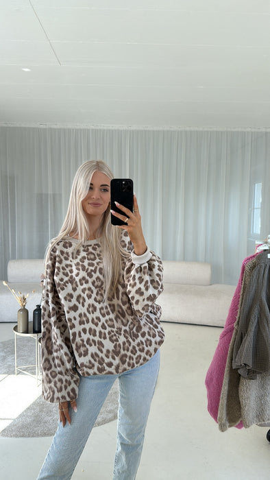 Leo Sweater