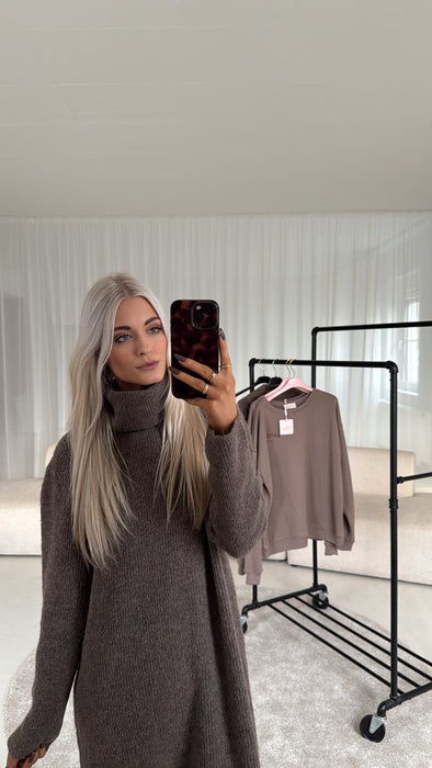 Weiches Strickkleid Brown