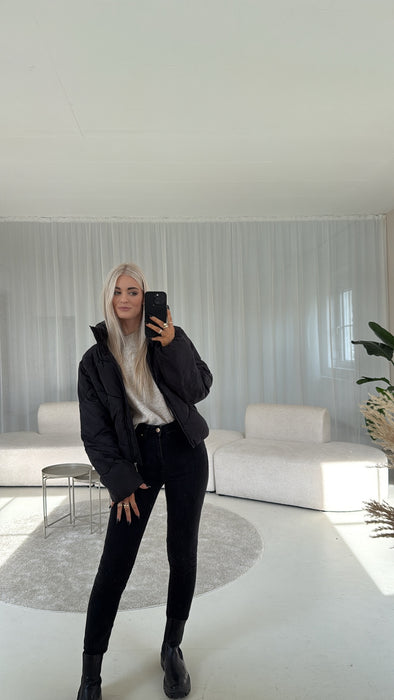 Jacke Black