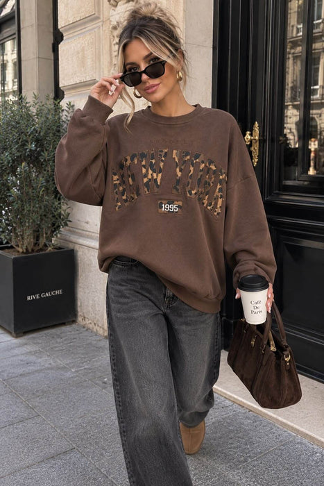 Sweater Schoko New York Leo-Print