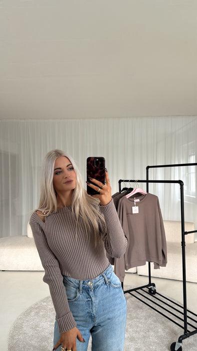 Oberteil Cut Out Nude