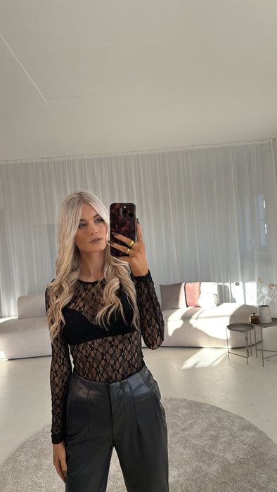 Spitzenoberteil Black