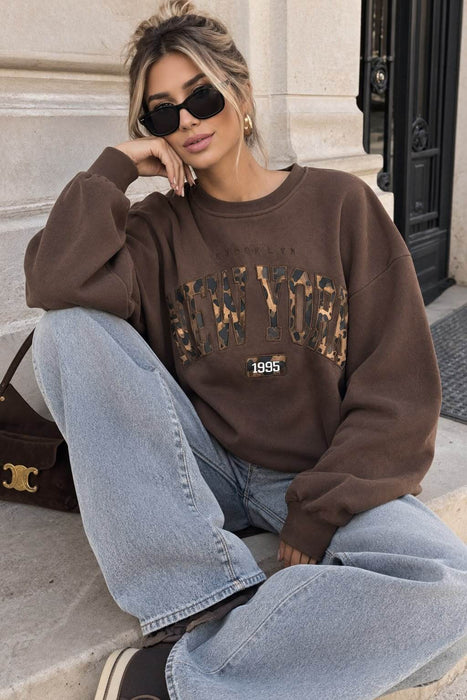 Sweater Schoko New York Leo-Print
