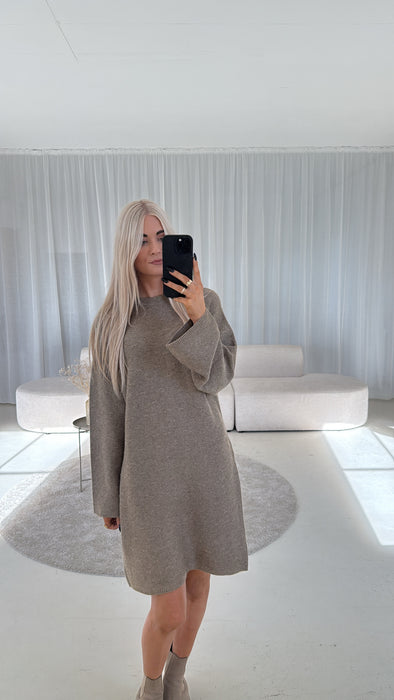 Strickkleid Taupe