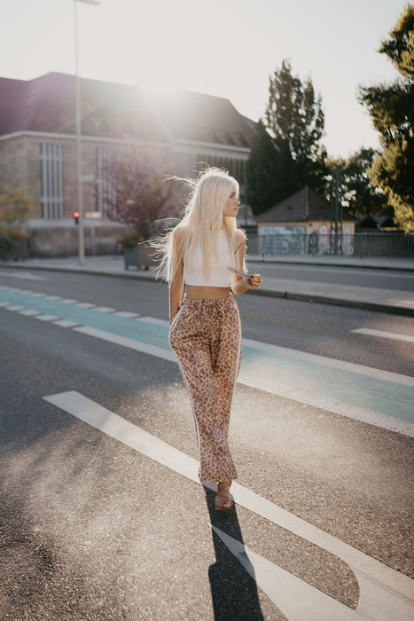 Hose Leo Camel