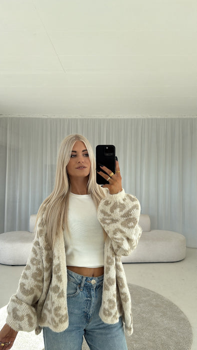 Cardigan Leo 12