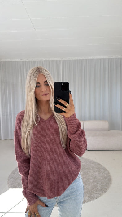 V- Pullover Brombeere