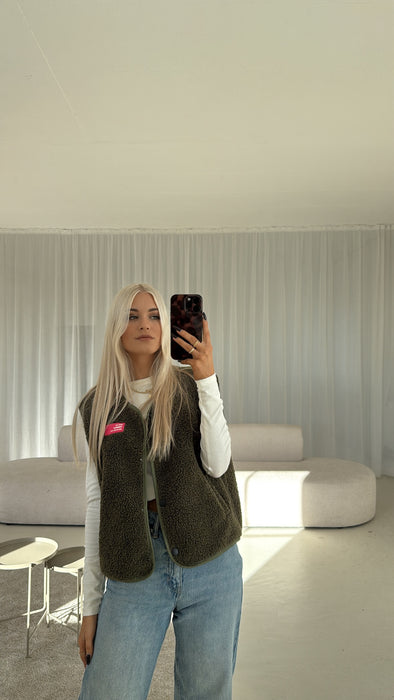 Teddy Weste Khaki Lara