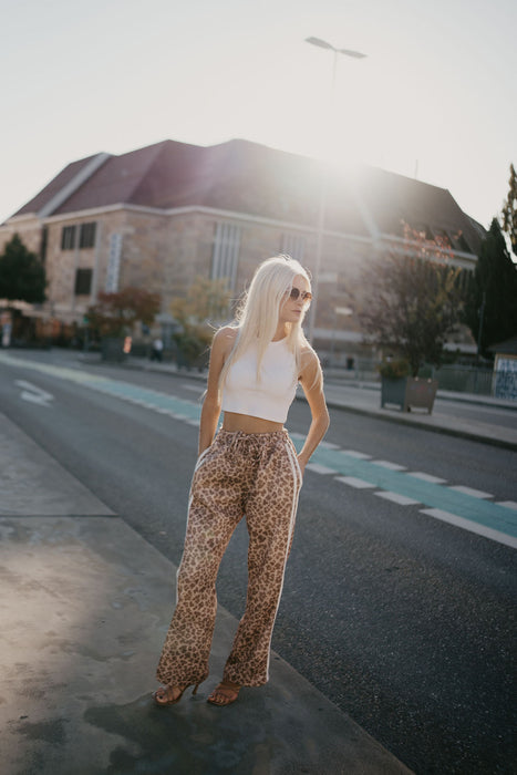 Hose Leo Camel