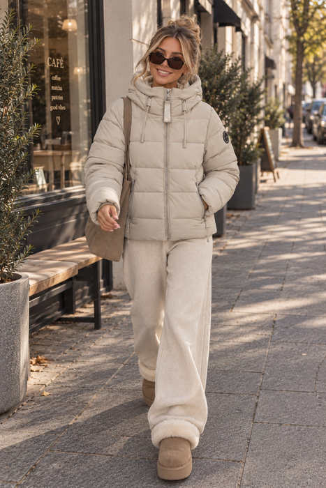 Pufferjacke Beige mit Kapuze