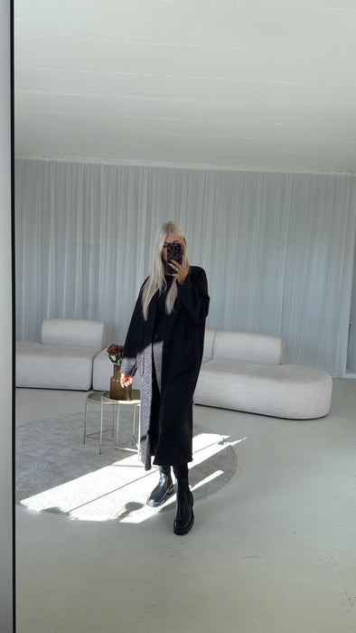 Mantel Ally Black