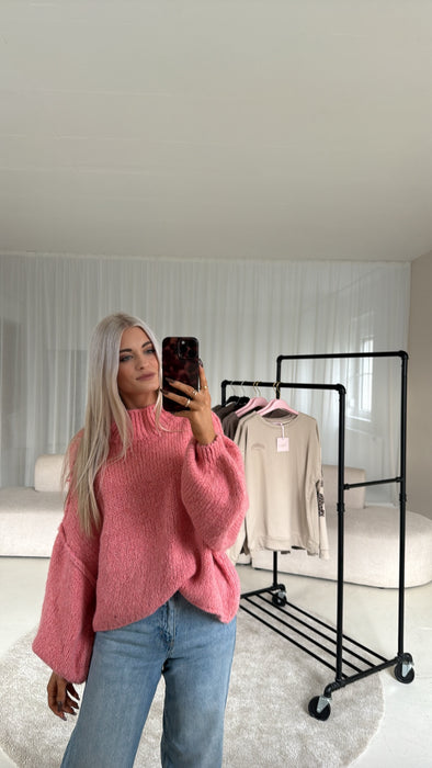 Cozy Pullover Lisa Rasberry