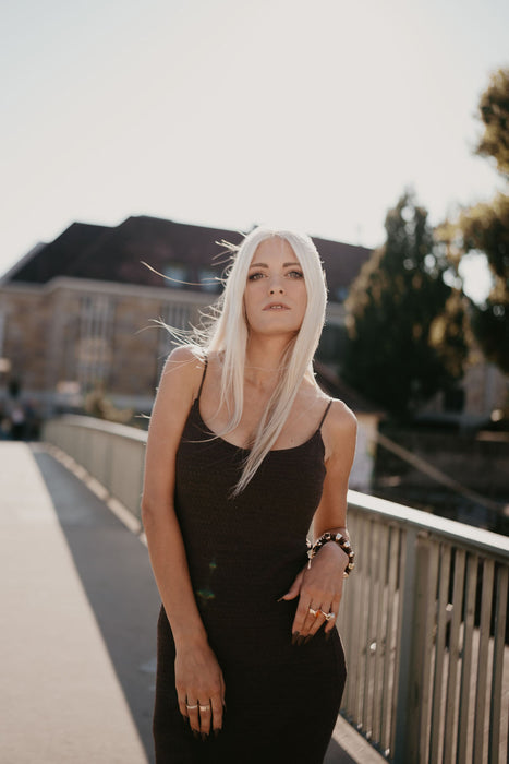 Dress Braun mit Schlitz