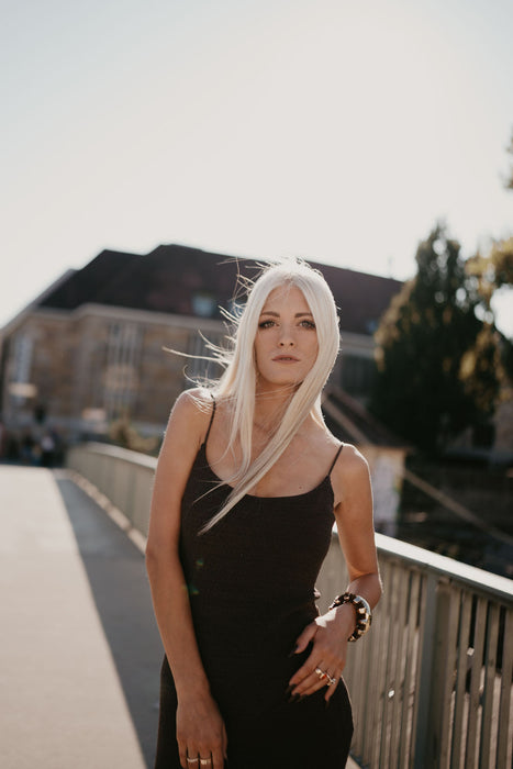 Dress Braun mit Schlitz