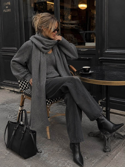 Pullover mit Schal Grau