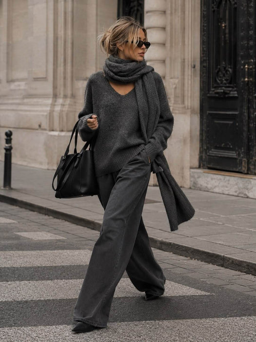 Pullover mit Schal Grau