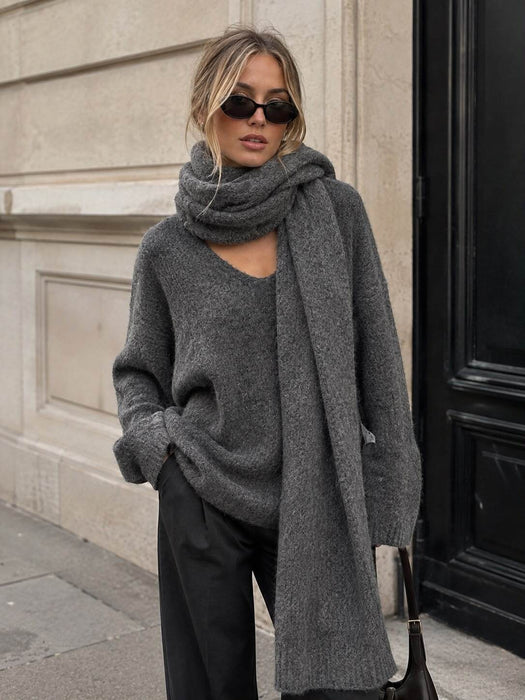 Pullover mit Schal Grau